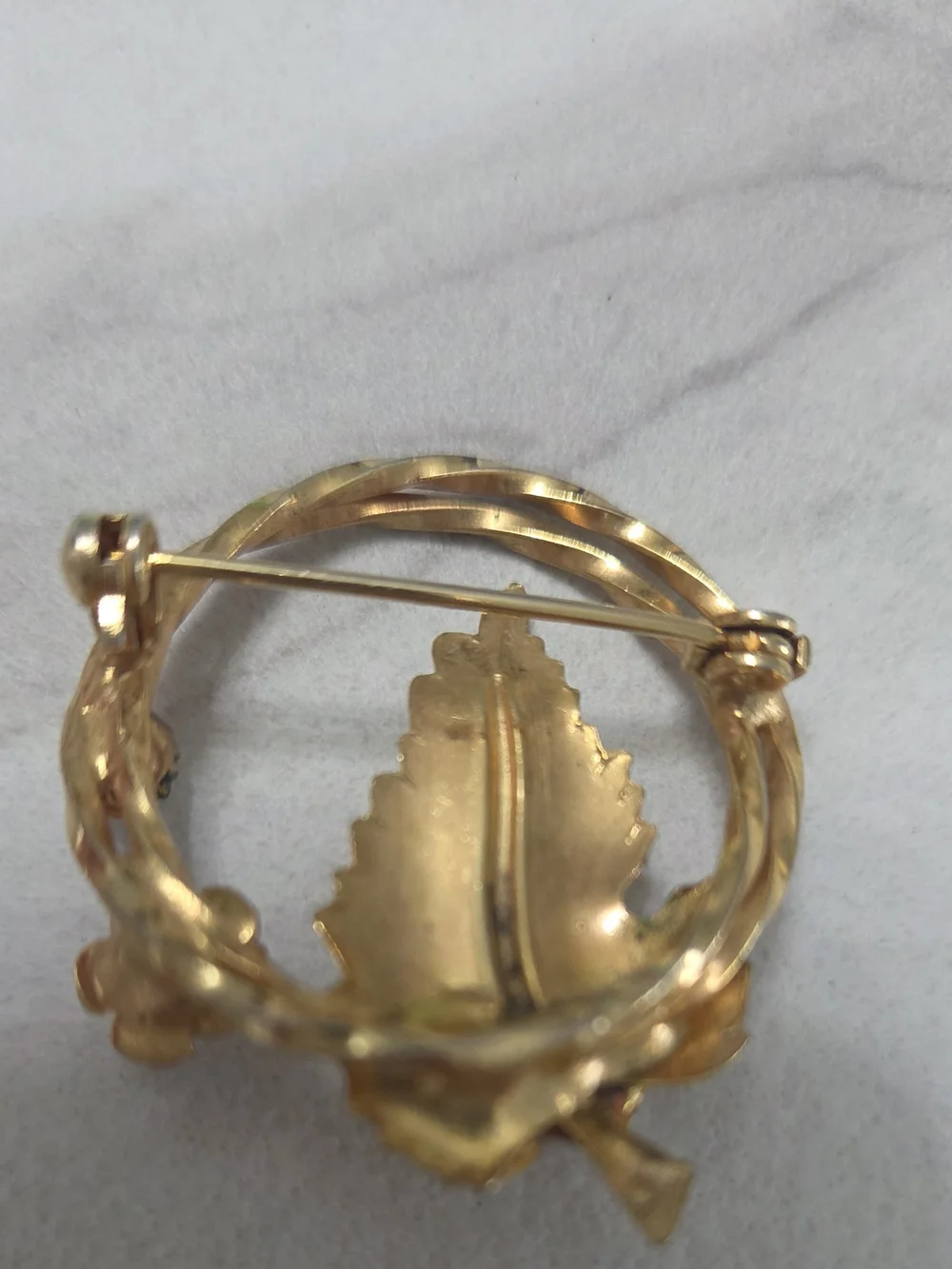 N/A elegant gold